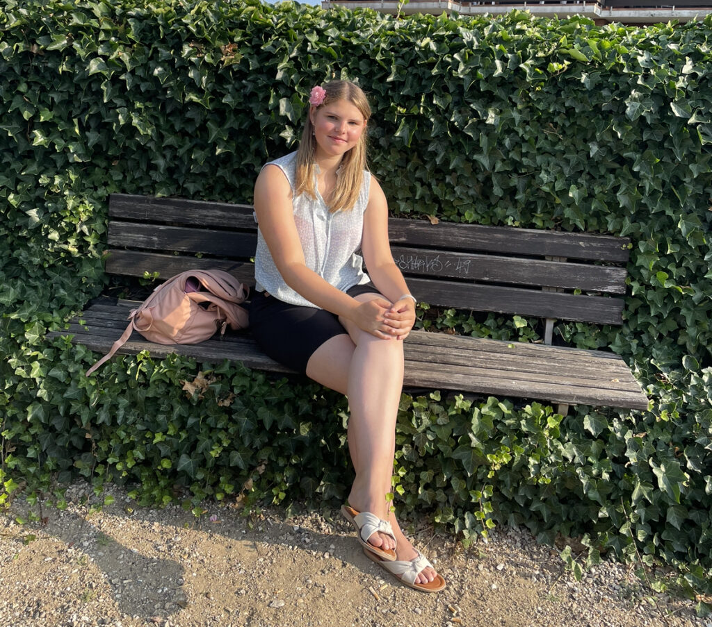 Pflegehelferin Celine