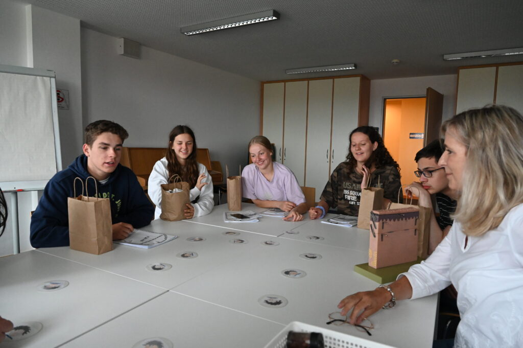 Jugendliche bei der Schulung