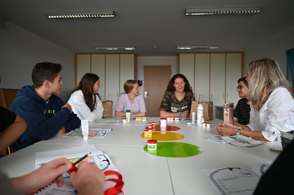 Jugendliche in der Schulung